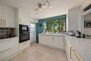 Kitchen- click for photo gallery